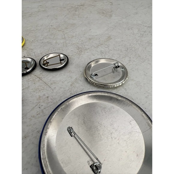 VTG The Beatles Pins Lot Of 7 Pins 1960’s I Needed Help Band Pins - Picture 12 of 12